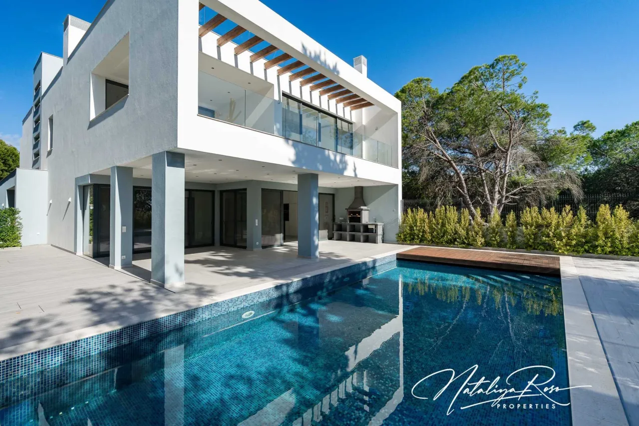 Modern Villa in Vale do Lobo