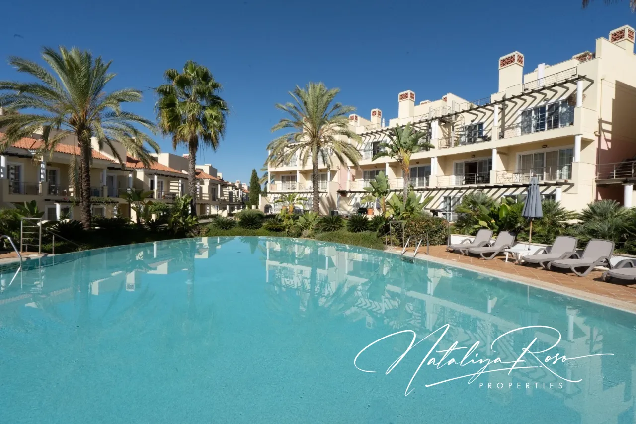 Spacious 3 + 1 Townhouse in Palmyra | VILA SOL