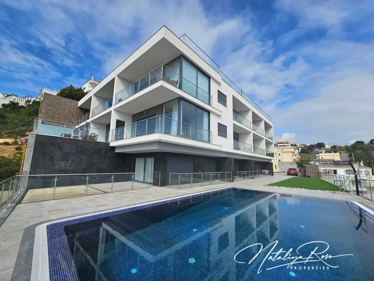 Stylish Ocean & Marina View Apartment